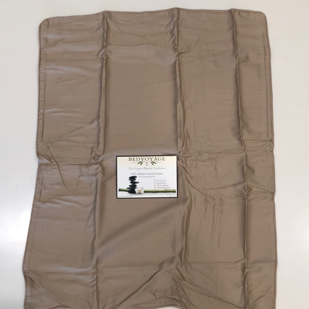 NWT BedVoyage Bamboo set of 2 Pillow Shams in Standard